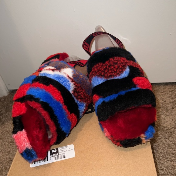 Ugg sandals - Picture 2 of 3